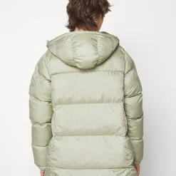 Columbia Puffect™ Mid Hooded Jacket - Manteau Court - Safari 12 Columbia Puffect™ Mid Hooded Jacket - Manteau Court - Safari -Columbia shop 0ff538ca59174280b4b3af736530a5f7 scaled