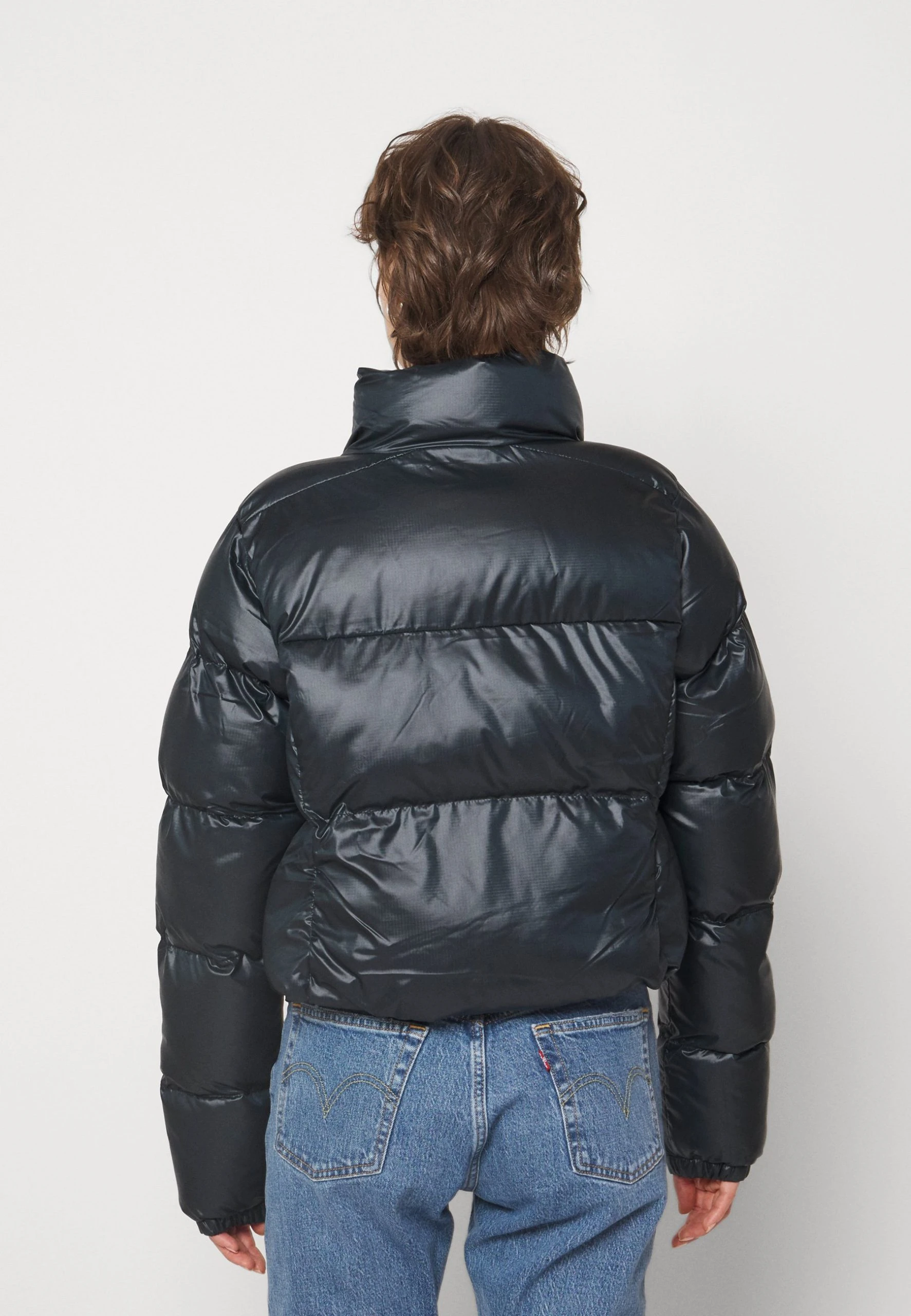 Columbia Puffect™ Cropped Jacket - Veste D'Hiver - Black Gloss 6 Columbia Puffect™ Cropped Jacket - Veste D'Hiver - Black Gloss – Image 4