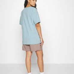 Columbia Coral Ridge™ - Short - Quantum Mauve -Columbia shop 7c1df8d180b546a2a81eed39fb7bc1f8 scaled