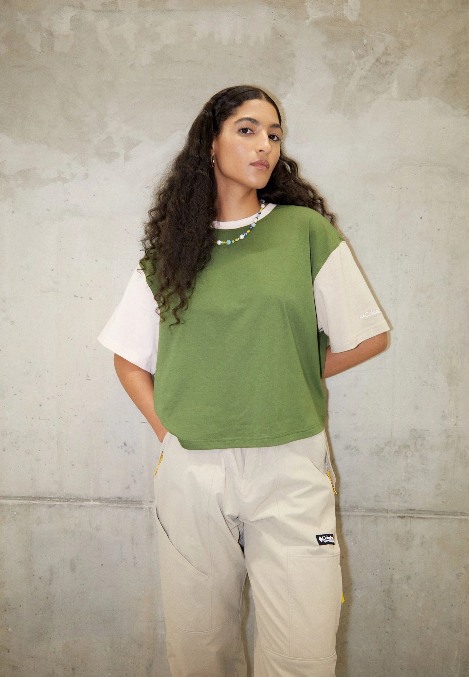 Columbia Deschutes Valley Cropped Tee - T-Shirt Imprimé - Pesto/Peach Blossom/Ancient Fossil 3 Columbia Deschutes Valley Cropped Tee - T-Shirt Imprimé - Pesto/Peach Blossom/Ancient Fossil