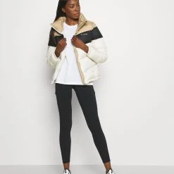 Columbia Puffect™ Color Blocked Jacket - Veste D'Hiver - Chalk/Black/Beach -Columbia shop a9cfca71a56c4627867a1147c91eaff4 scaled