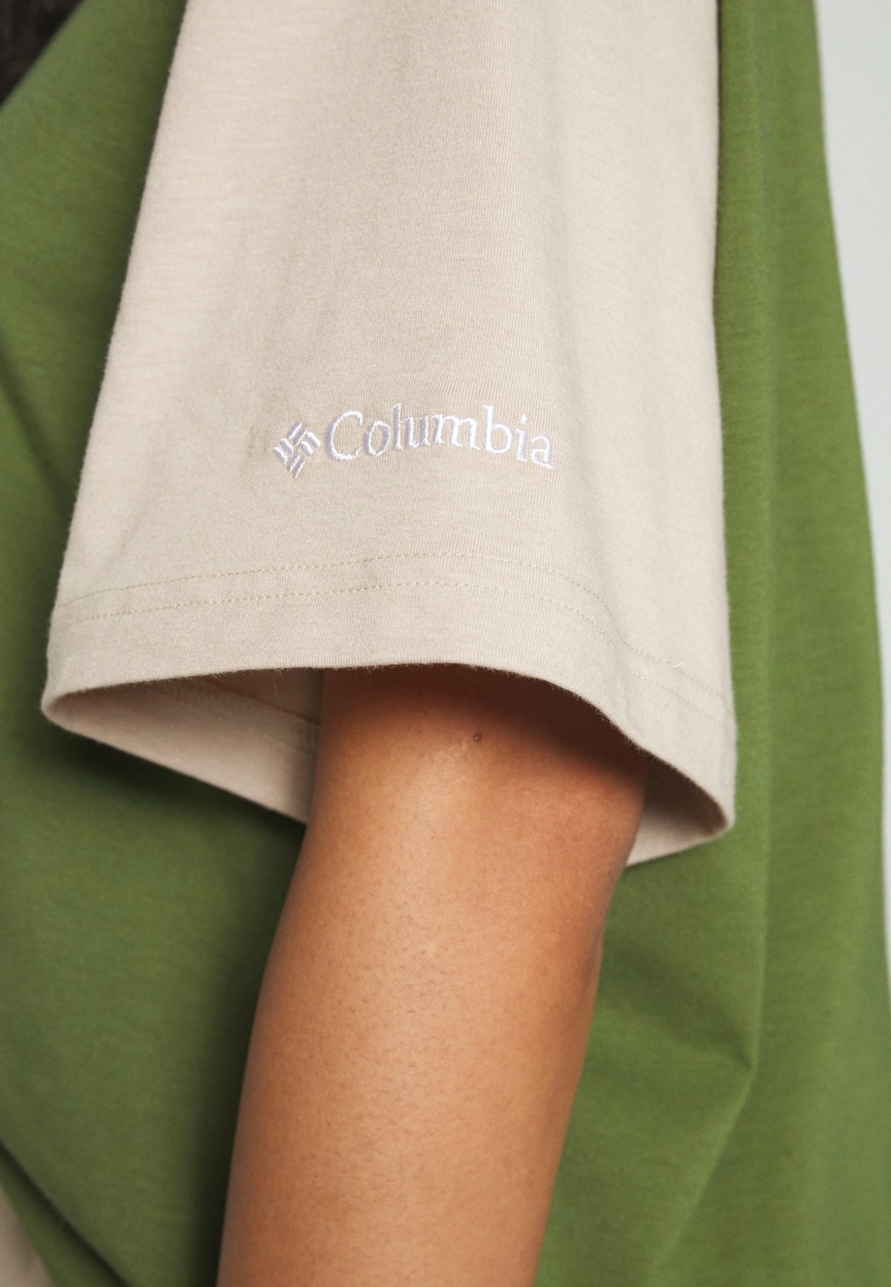 Columbia Deschutes Valley Cropped Tee - T-Shirt Imprimé - Pesto/Peach Blossom/Ancient Fossil 10 Columbia Deschutes Valley Cropped Tee - T-Shirt Imprimé - Pesto/Peach Blossom/Ancient Fossil – Image 8