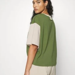 Columbia Deschutes Valley Cropped Tee - T-Shirt Imprimé - Pesto/Peach Blossom/Ancient Fossil 15 Columbia Deschutes Valley Cropped Tee - T-Shirt Imprimé - Pesto/Peach Blossom/Ancient Fossil -Columbia shop d39630b4020d49349624440d0aa70961 scaled