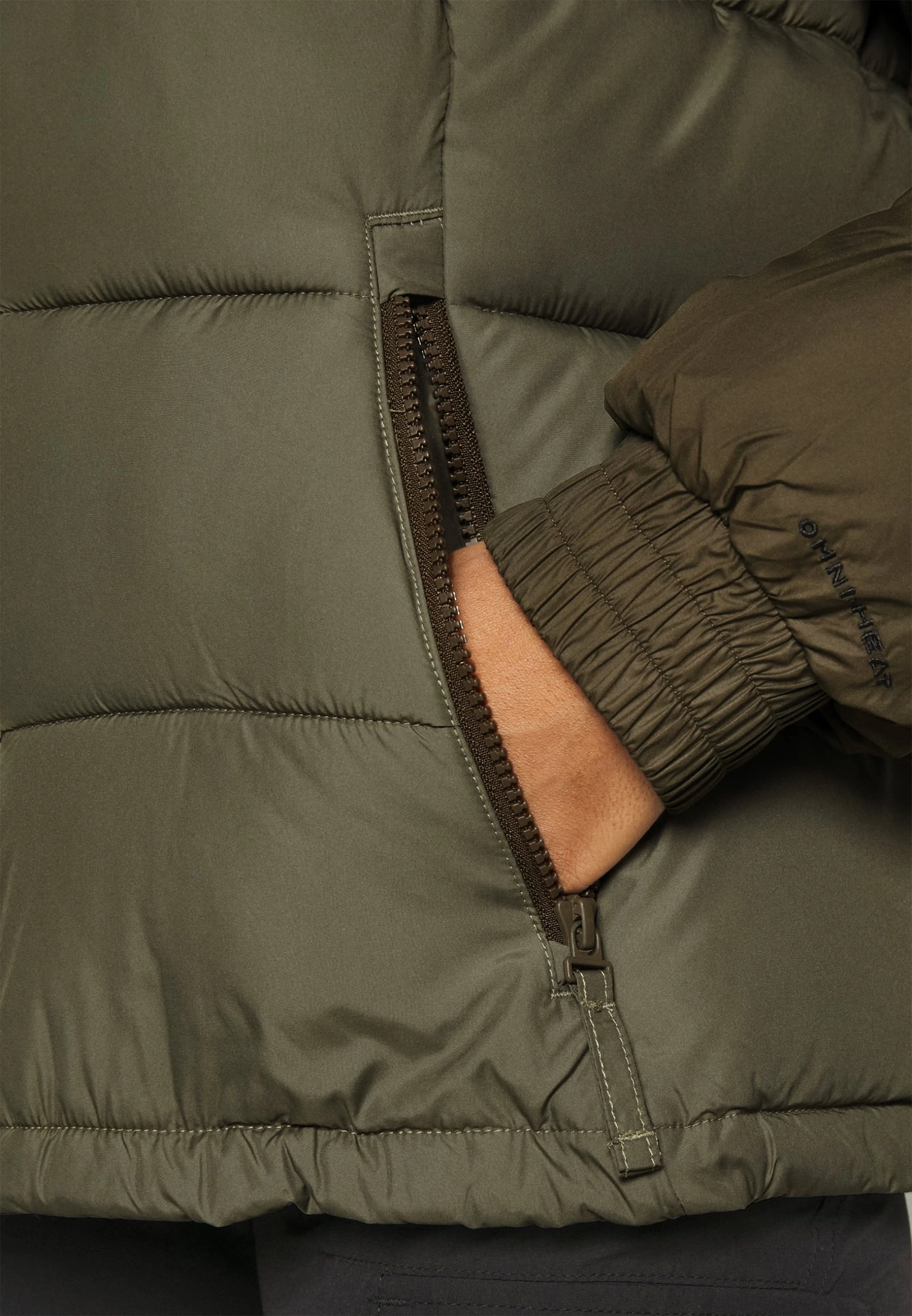 Columbia Pike Lake™ Insulated Jacket - Veste D'Hiver - Olive Green/Stone Green 6 Columbia Pike Lake™ Insulated Jacket - Veste D'Hiver - Olive Green/Stone Green – Image 4