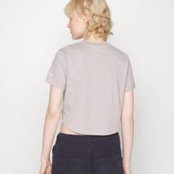 Columbia North Cascades™ Cropped Tee - T-Shirt Imprimé - Grey -Columbia shop f9255ded6bb94c2283909c0b3d1b250e scaled